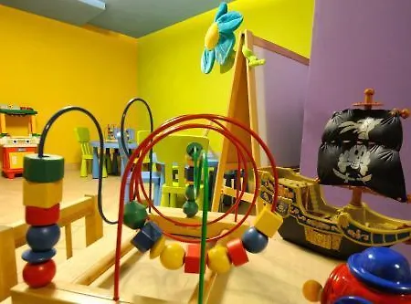 Spol - Adults Only 4* Λιβίνιο